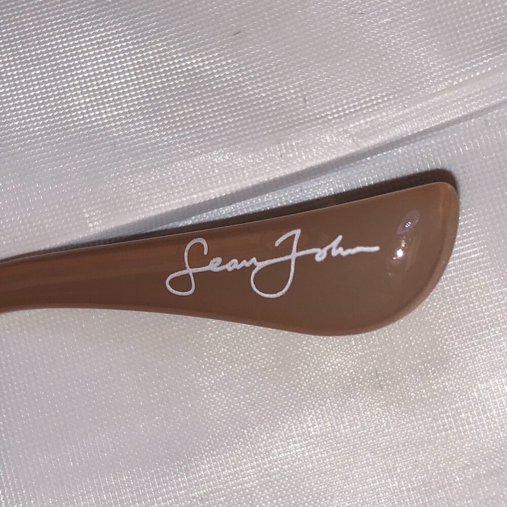 Sean John Rose Gold Oversized Sunglasses - Picture 6 of 6